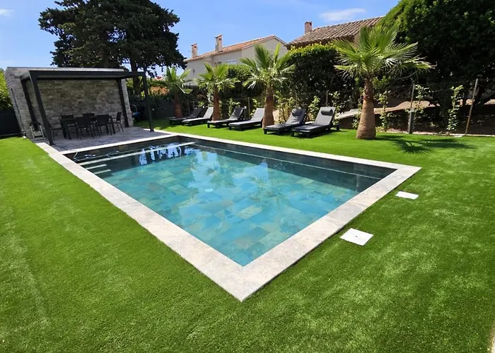 Etoile Du Berger Saint Aygulf 3 Villas Et 4 Appartements Jardin Individuel Et Piscine Chauffee En Saison - La Mer Et Les Plages 450 M