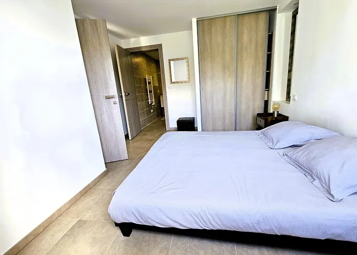 Etoile Du Berger Saint Aygulf 3 Villas Et 4 Appartements Jardin Individuel Et Piscine Chauffee En Saison - La Mer Et Les Plages 450 M