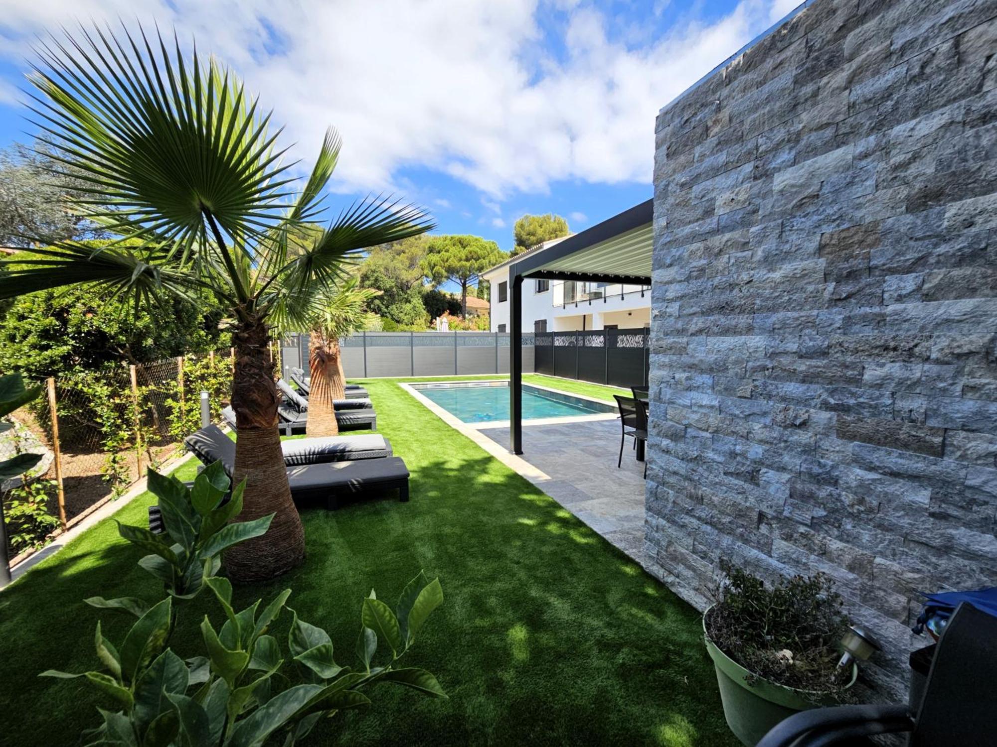 Etoile Du Berger Saint Aygulf: Seaside With Private Gardens And Heated Pool * Saint Aygulf