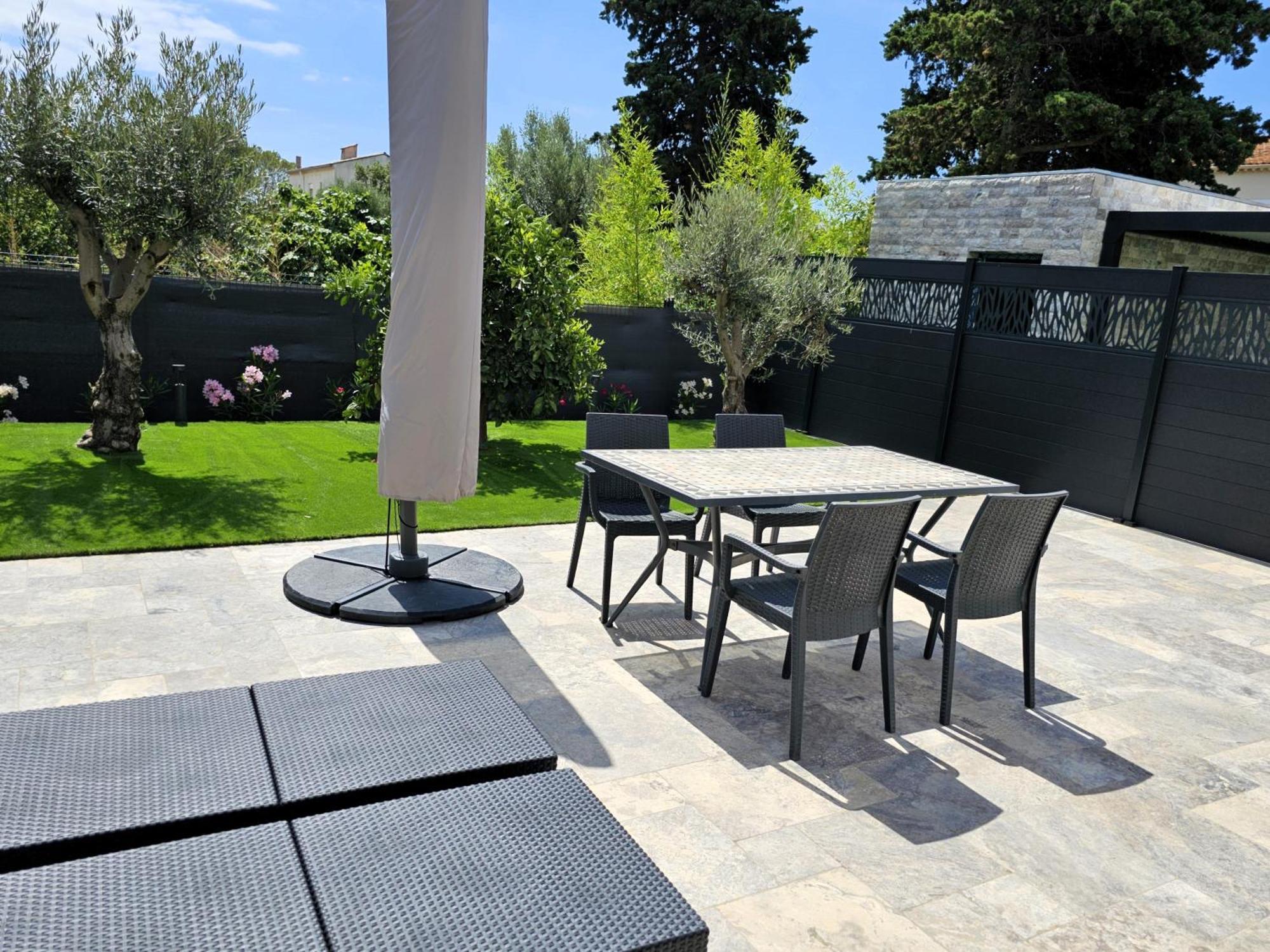 Etoile Du Berger Saint Aygulf: Seaside With Private Gardens And Heated Pool Saint Aygulf