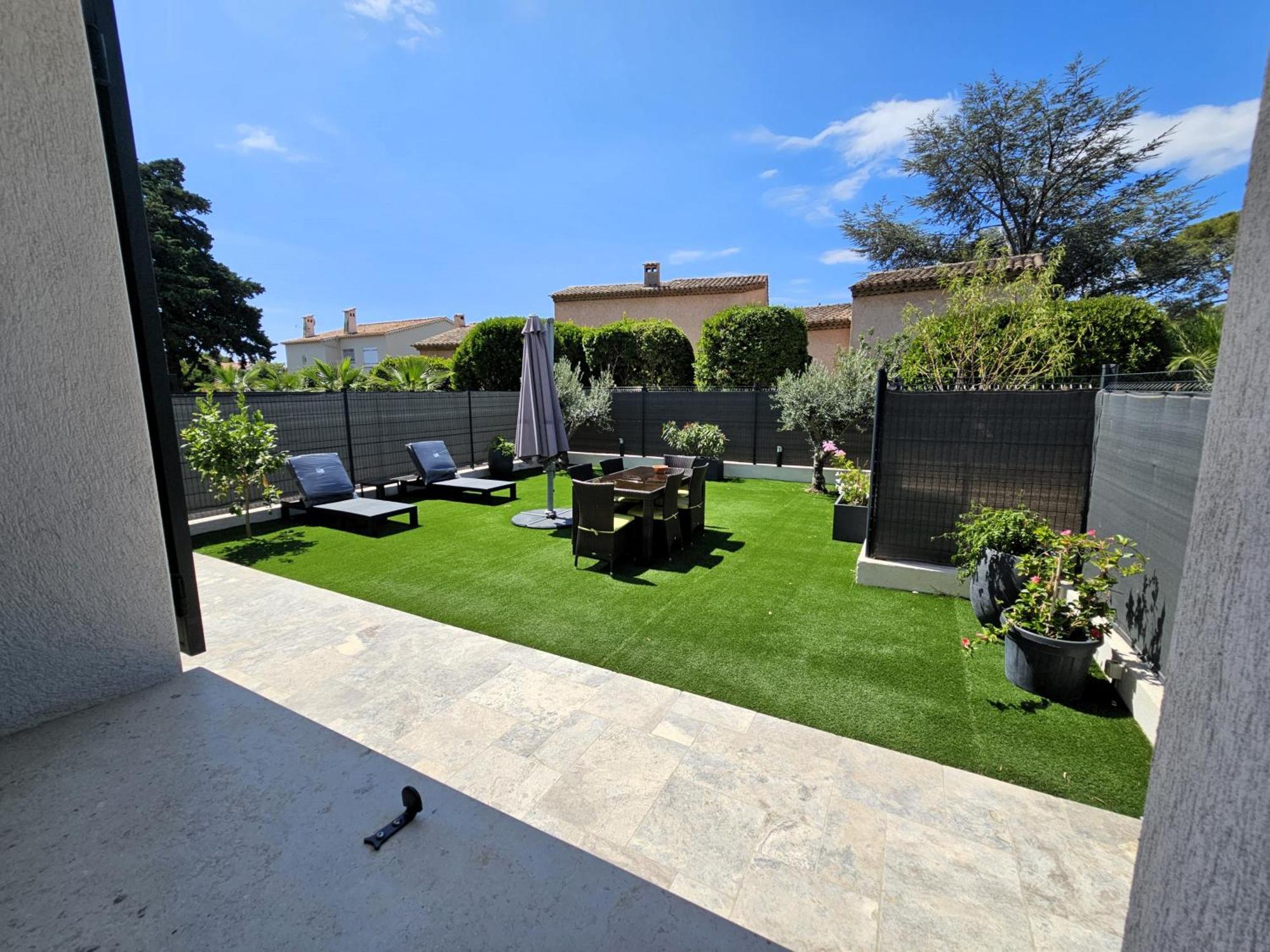 Etoile Du Berger Saint Aygulf: Seaside With Private Gardens And Heated Pool Apartment