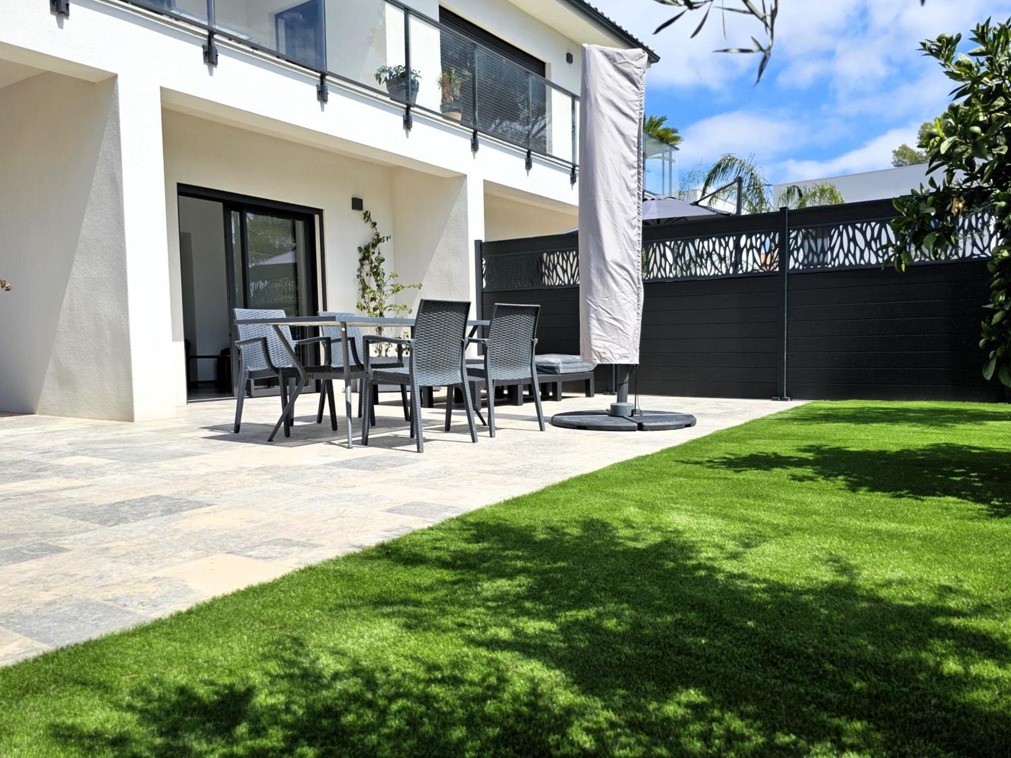 Etoile Du Berger Saint Aygulf: Seaside With Private Gardens And Heated Pool * Saint Aygulf