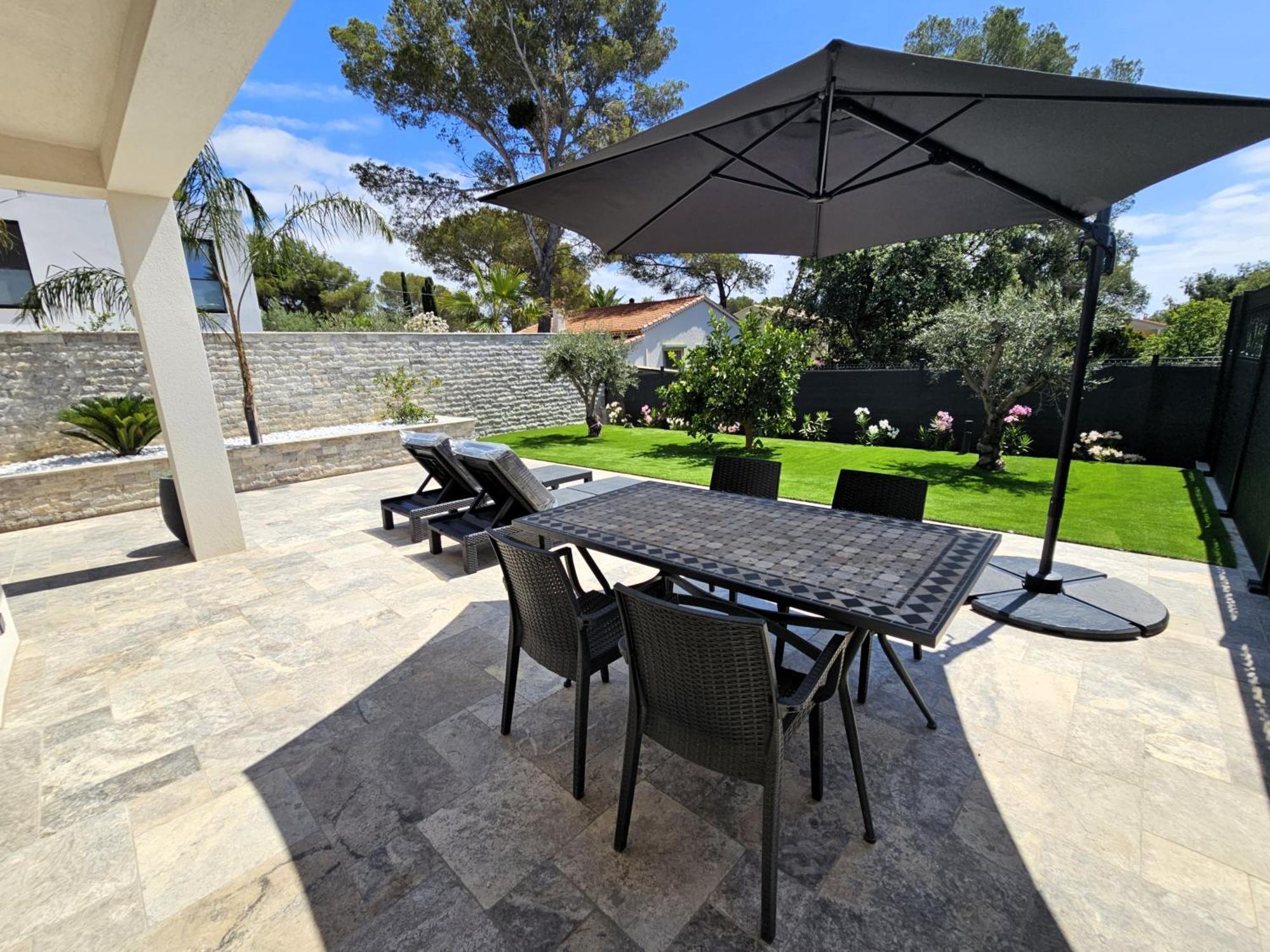 Etoile Du Berger Saint Aygulf: Seaside With Private Gardens And Heated Pool Apartment *