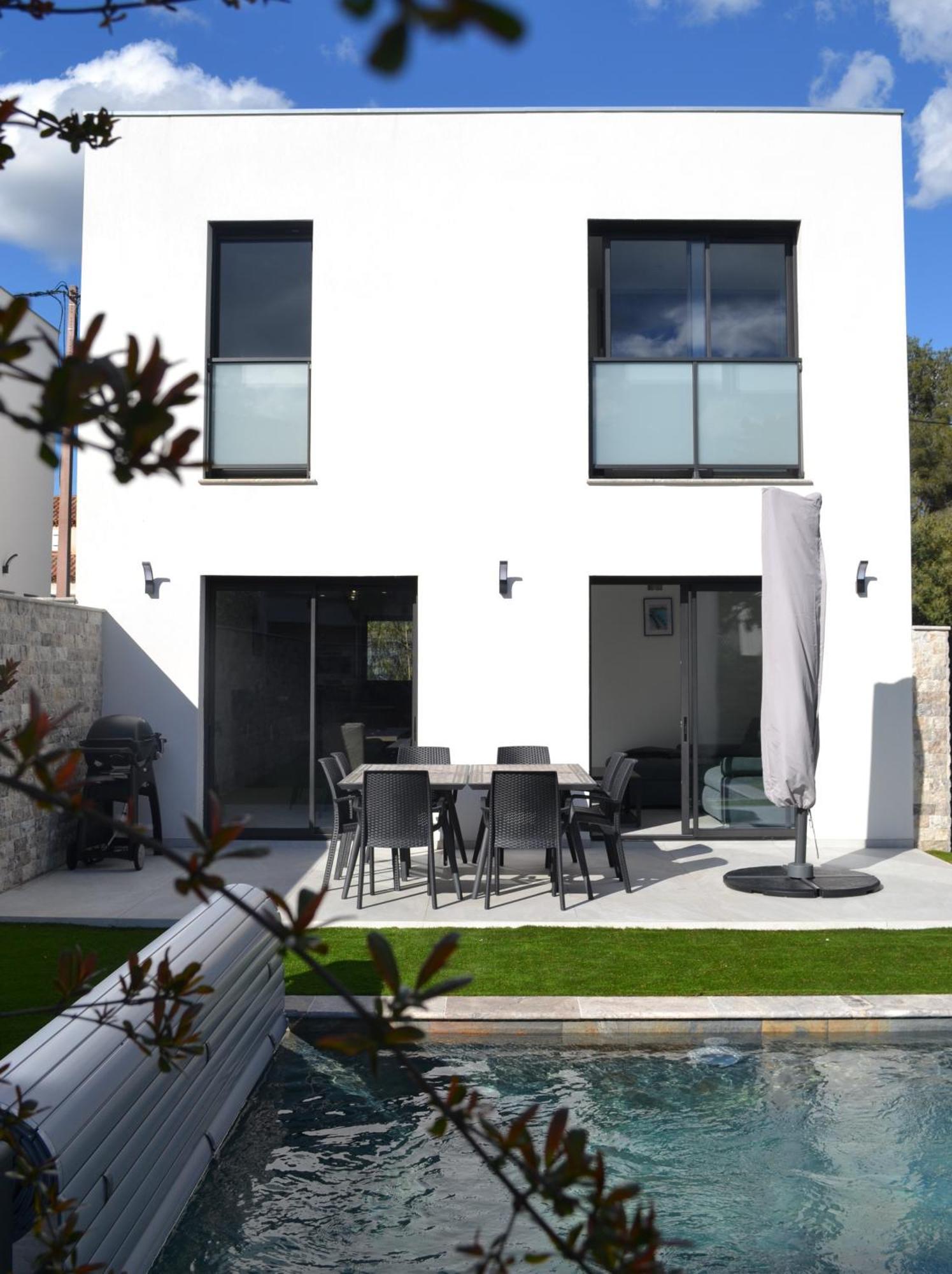 Etoile Du Berger Saint Aygulf: Seaside With Private Gardens And Heated Pool