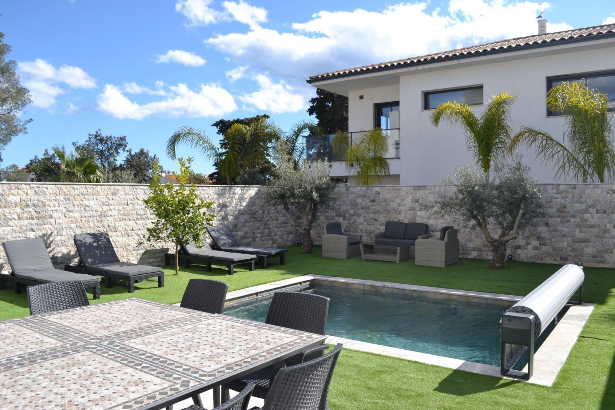 Etoile Du Berger Saint Aygulf: Seaside With Private Gardens And Heated Pool Apartment