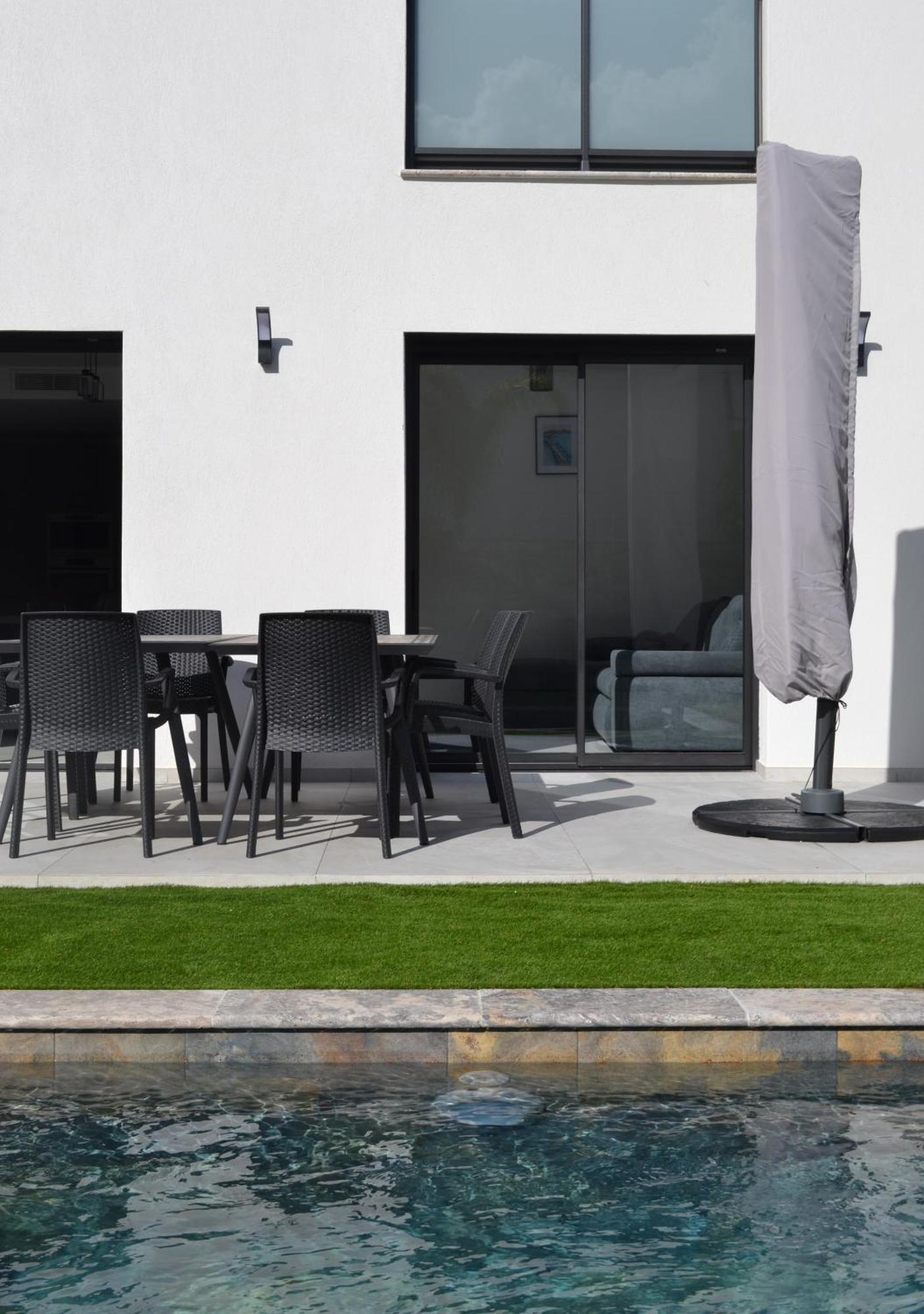 Etoile Du Berger Saint Aygulf: Seaside With Private Gardens And Heated Pool *