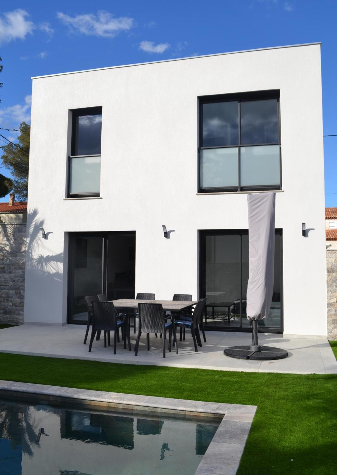 Etoile Du Berger Saint Aygulf: Seaside With Private Gardens And Heated Pool Apartment
