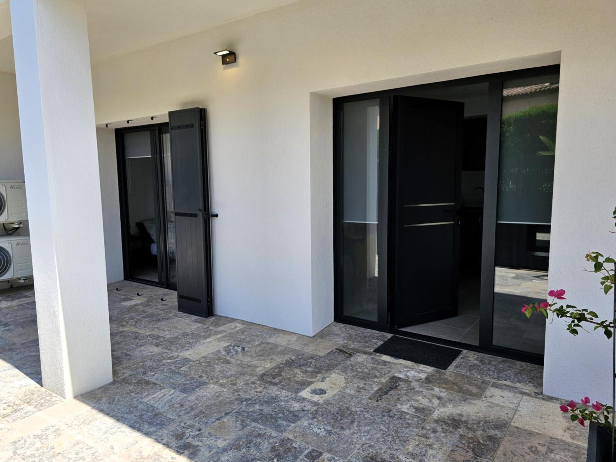 Etoile Du Berger Saint Aygulf: Seaside With Private Gardens And Heated Pool