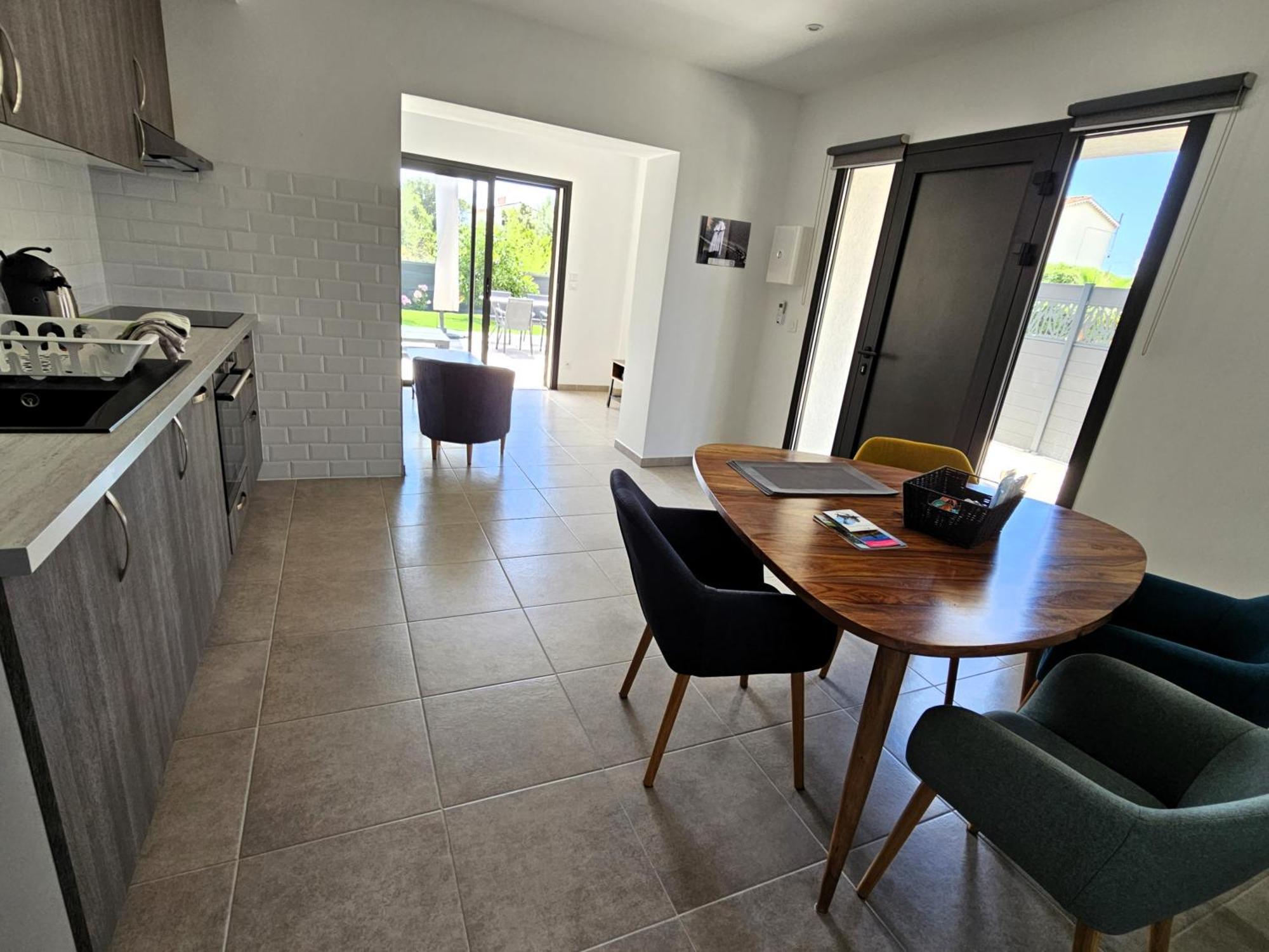 Etoile Du Berger Saint Aygulf: Seaside With Private Gardens And Heated Pool