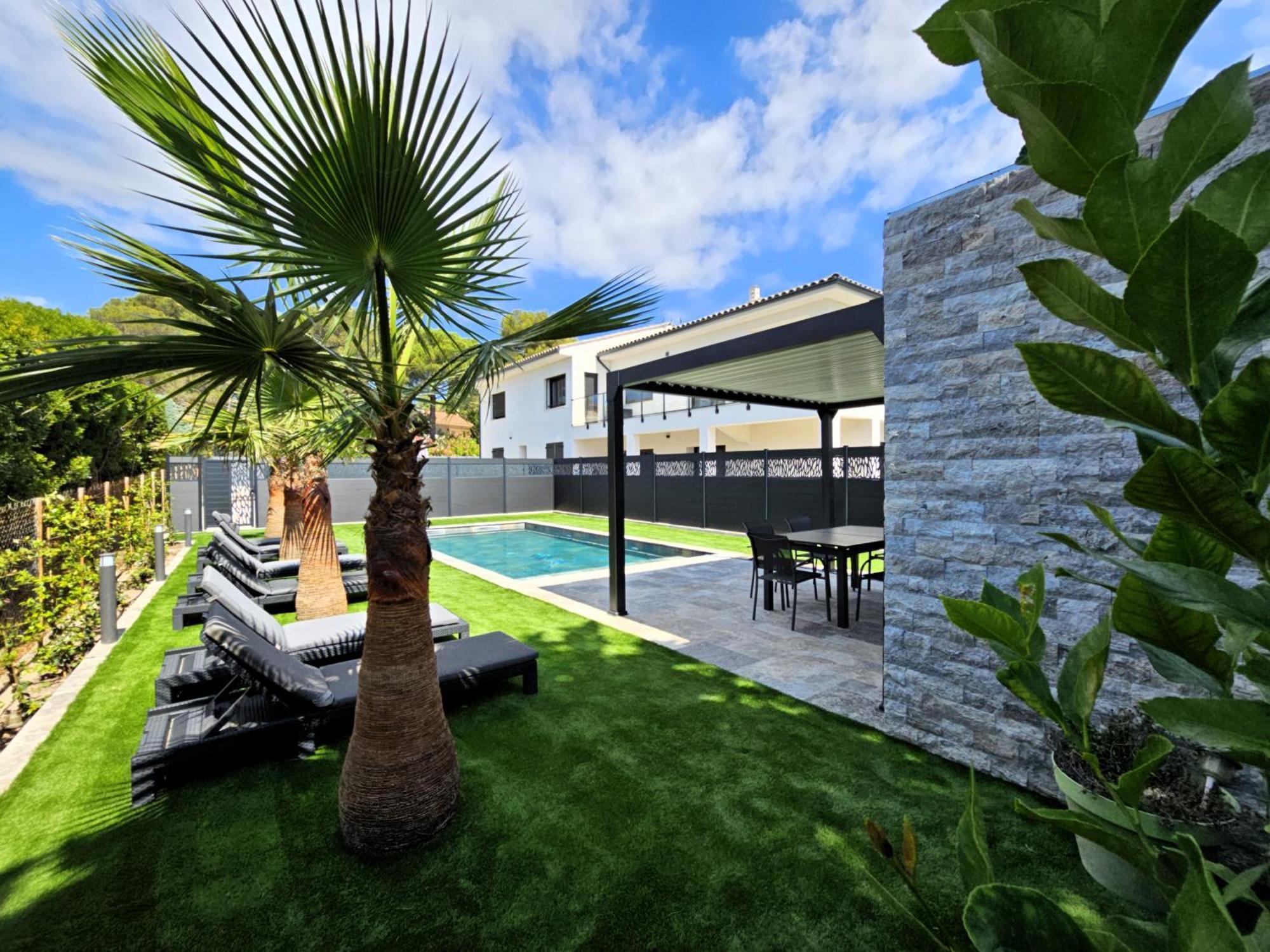 Apartment Etoile Du Berger Saint Aygulf: Seaside With Private Gardens And Heated Pool Saint Aygulf
