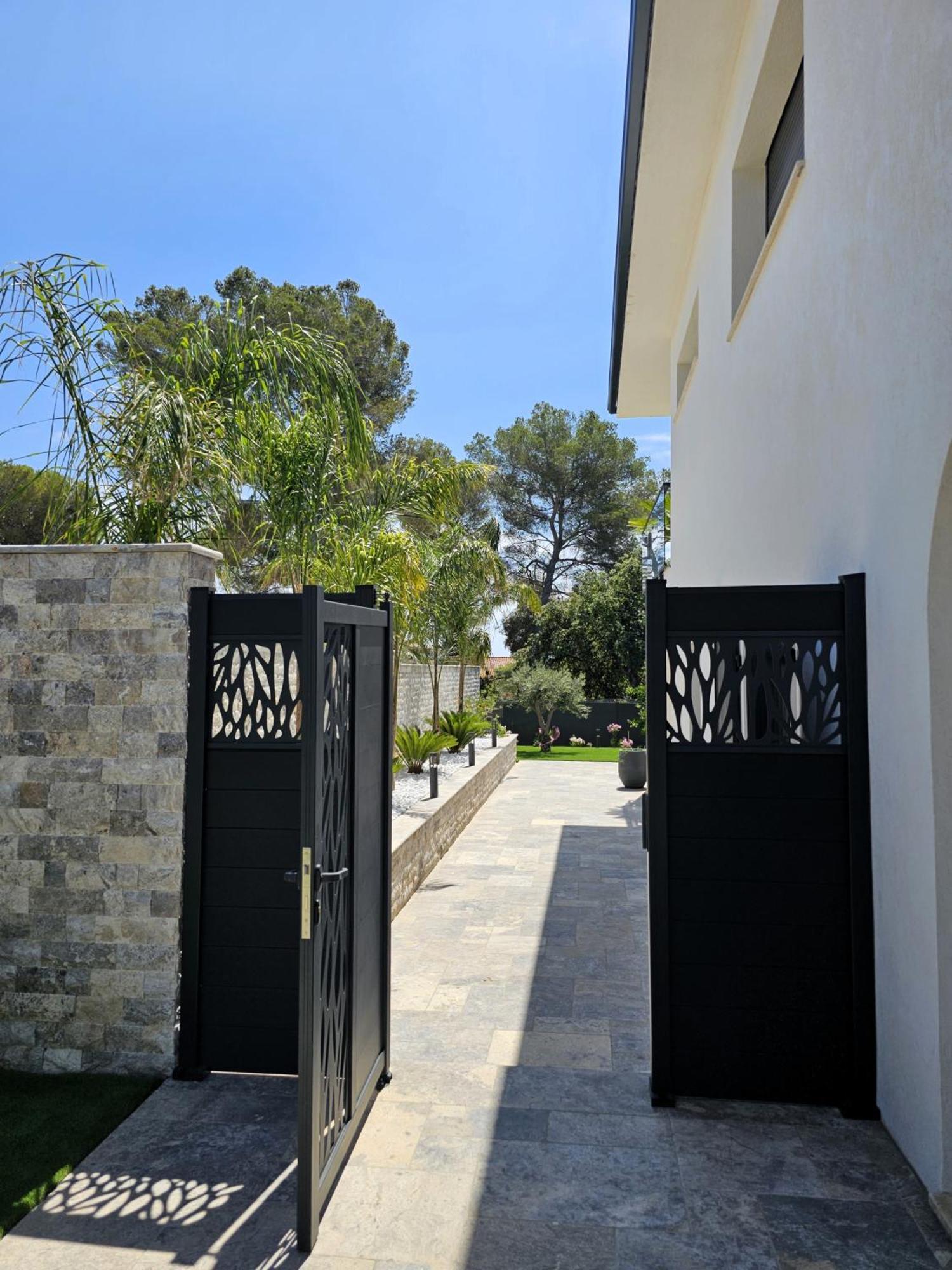 Apartment Etoile Du Berger Saint Aygulf: Seaside With Private Gardens And Heated Pool *