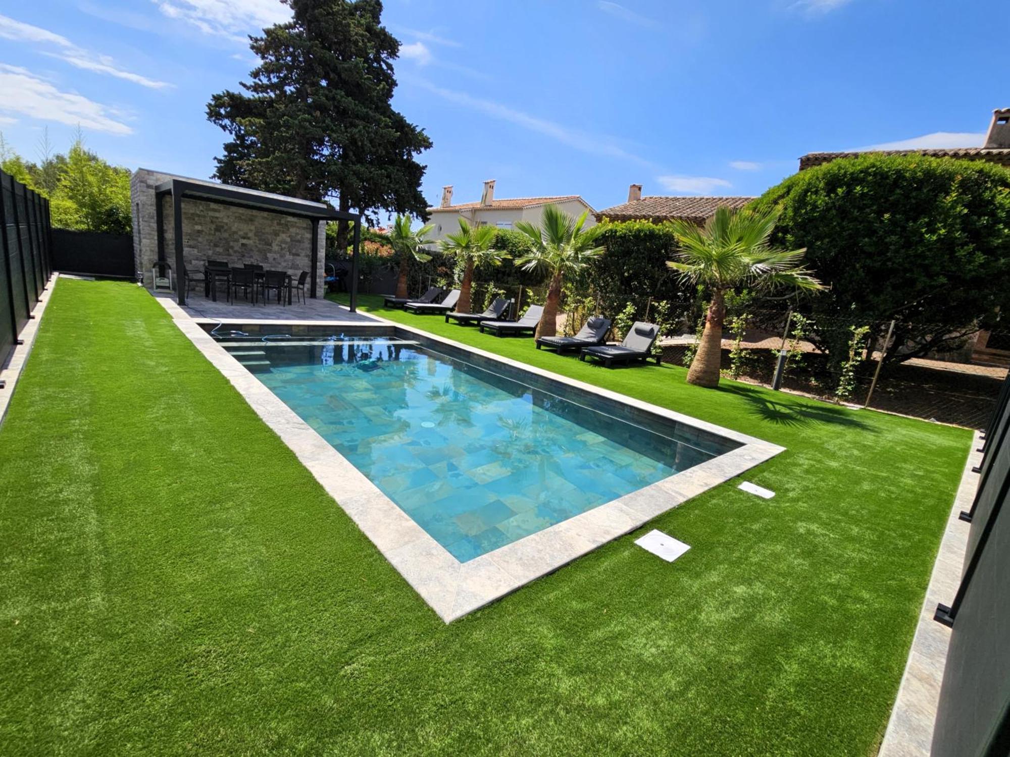 Etoile Du Berger Saint Aygulf: Seaside With Private Gardens And Heated Pool * Saint Aygulf
