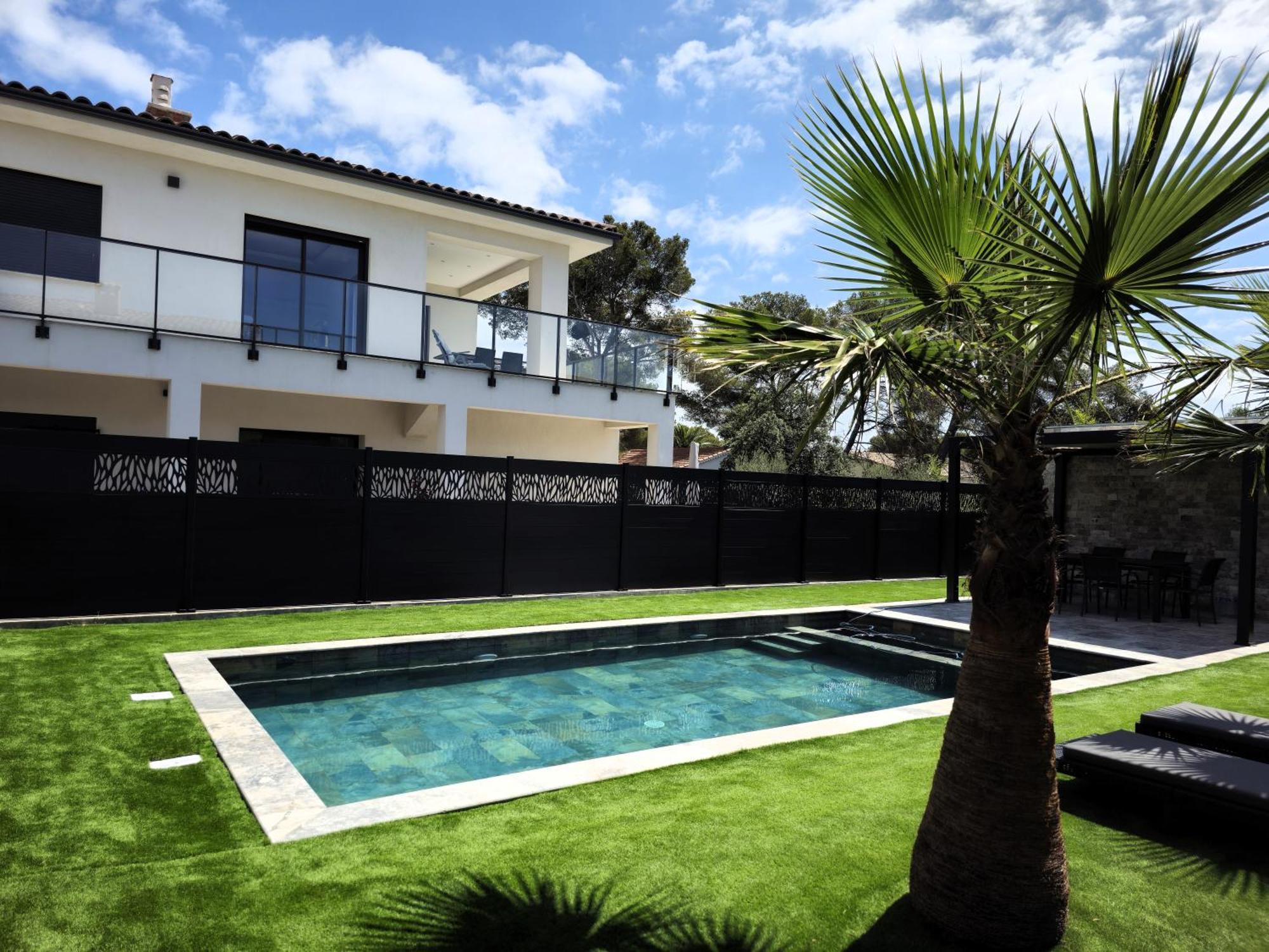 Etoile Du Berger Saint Aygulf: Seaside With Private Gardens And Heated Pool * Saint Aygulf